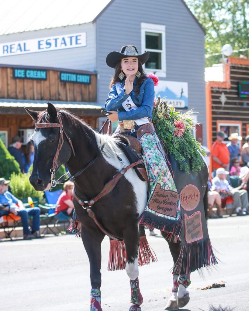 The Oregon Queen — November/December 2019 – Miss Rodeo Oregon
